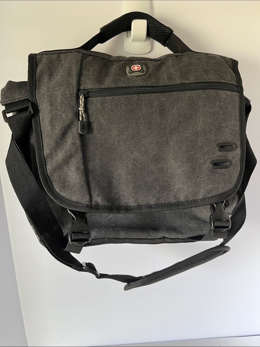 SwissGear - Canvas Computer/Messenger Bag in Dark Grey - LIKE NEW
